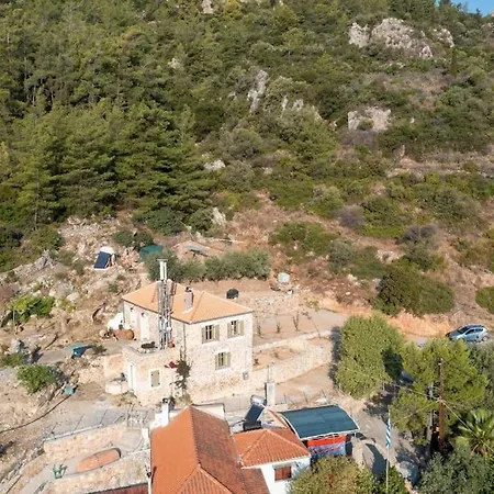 Forrest Stonehouse בית נופש Moláoi